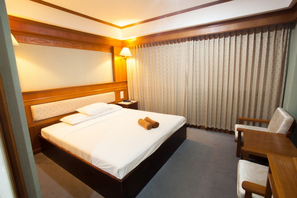 Imperial Sakon Hotel Сакон Након Екстериор снимка