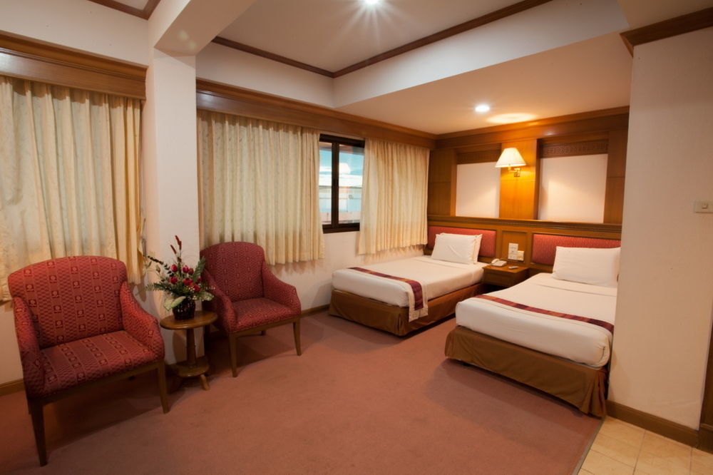 Imperial Sakon Hotel Сакон Након Екстериор снимка